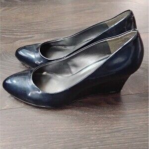 Sam & Libby Shoes Size 9.5 Shiny Blue Closed Toe Wedge Heel